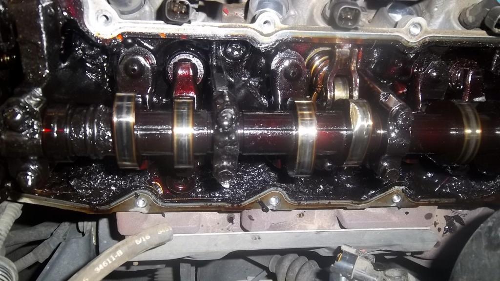 2004 Dodge Dakota Oil Sludge Resulting In Engine Failure: 2 Complaints