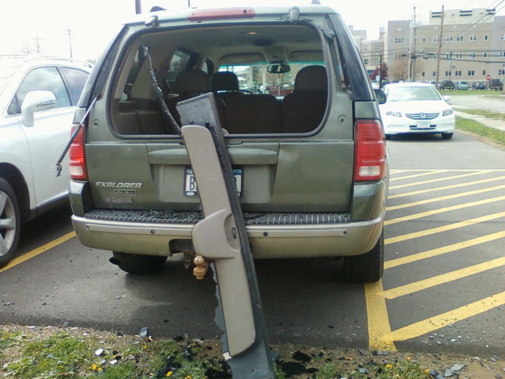 2004 Ford explorer rear window hinge recall #1